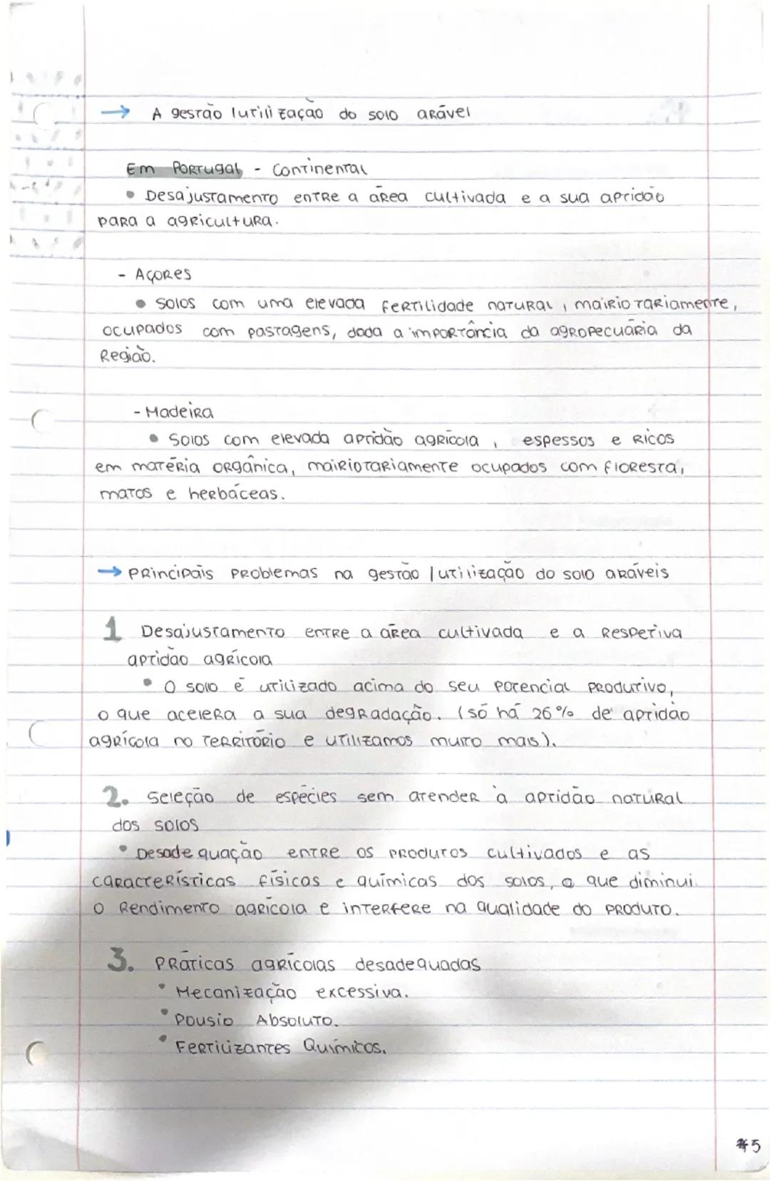 # Espaços Rurais em mudança

As fragilidades do sistema agrário

• A par da importância alimentar, soma-se um contributo
inestimavel a nivel
