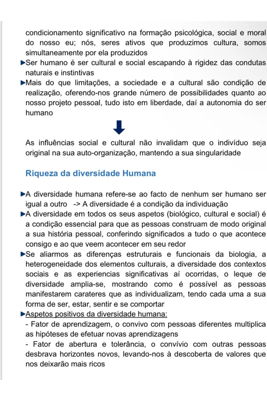 # GENÉTICA
Agentes responsáveis pela transmissão genética
Hereditariedade: conjunto de processos biológicos que presidem à
transmissão das